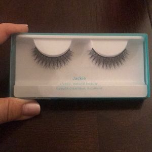 THRIVE CAUSEMETICS lashes